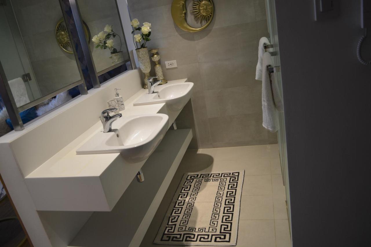 Luxxe Interior Design Condo - Novotel Residences At Acqua Private Residences 曼达卢永 外观 照片